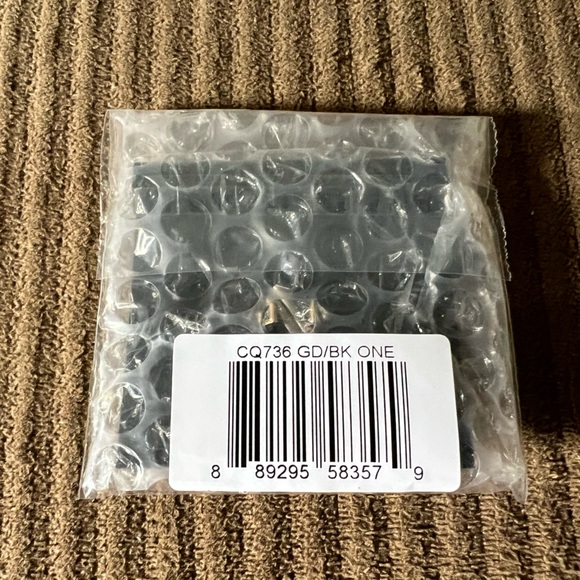 Coach Signature Enamel Stone Ear Cuff nwt in packaging - Picture 4 of 4